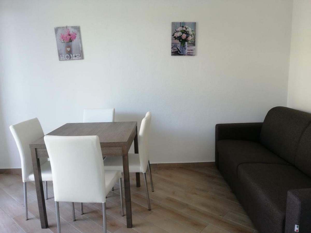 Appartamenti MareBlu Badesi Esterno foto