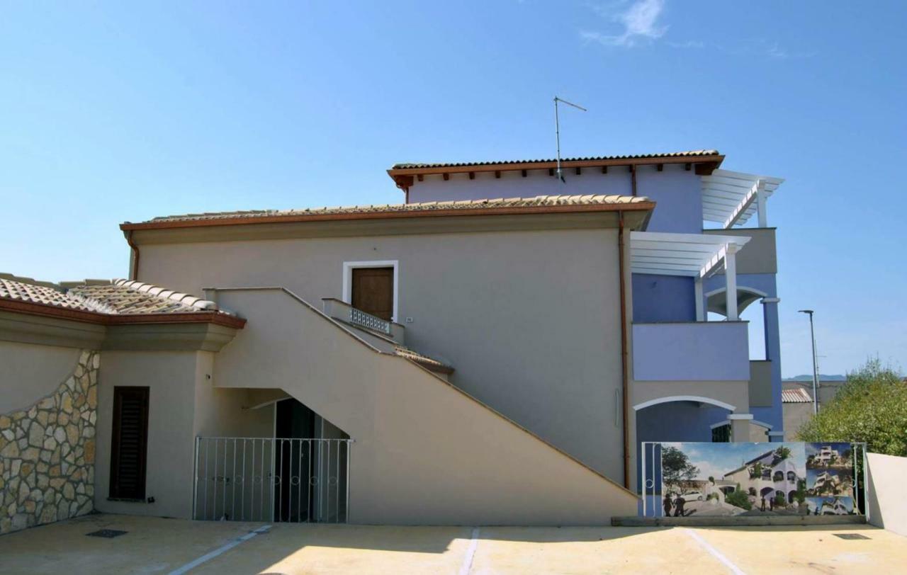 Appartamenti MareBlu Badesi Esterno foto